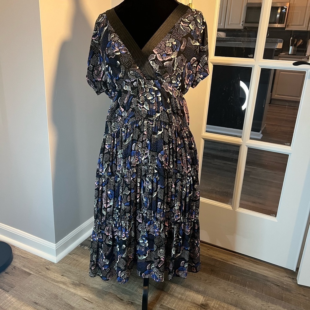 Blue & White Pleated v-neck tiered black, blue & pink floral dress M